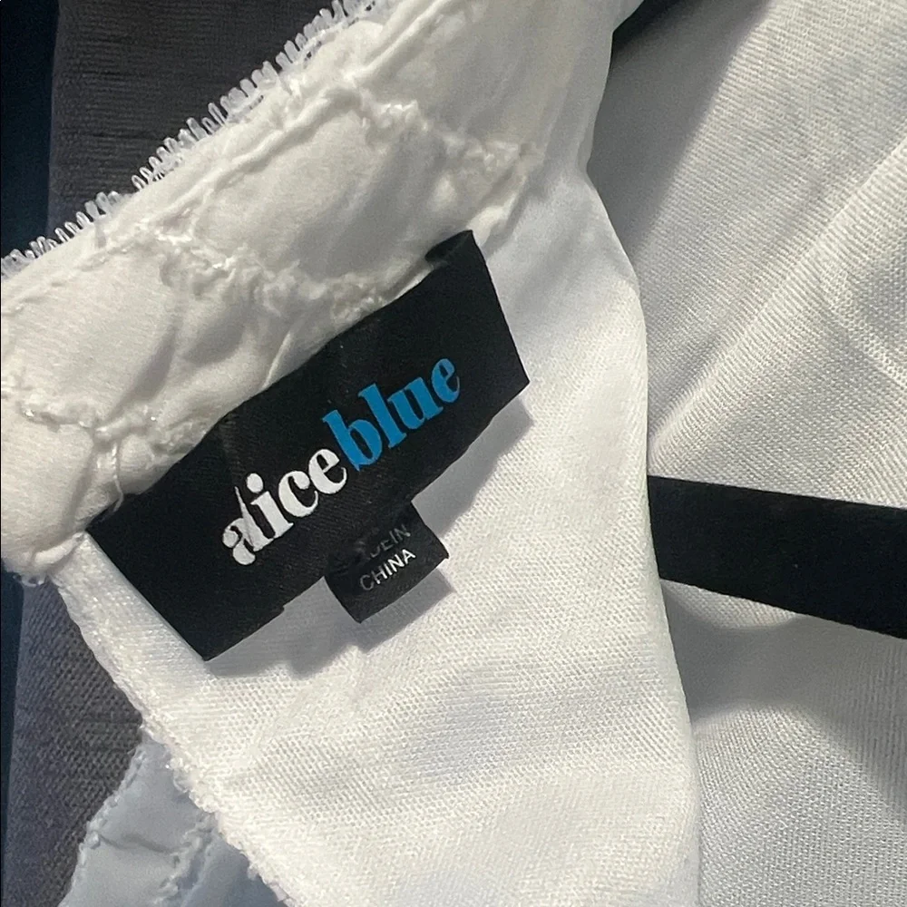 Alice Blue White Textured Blouse - Picture 2 of 3